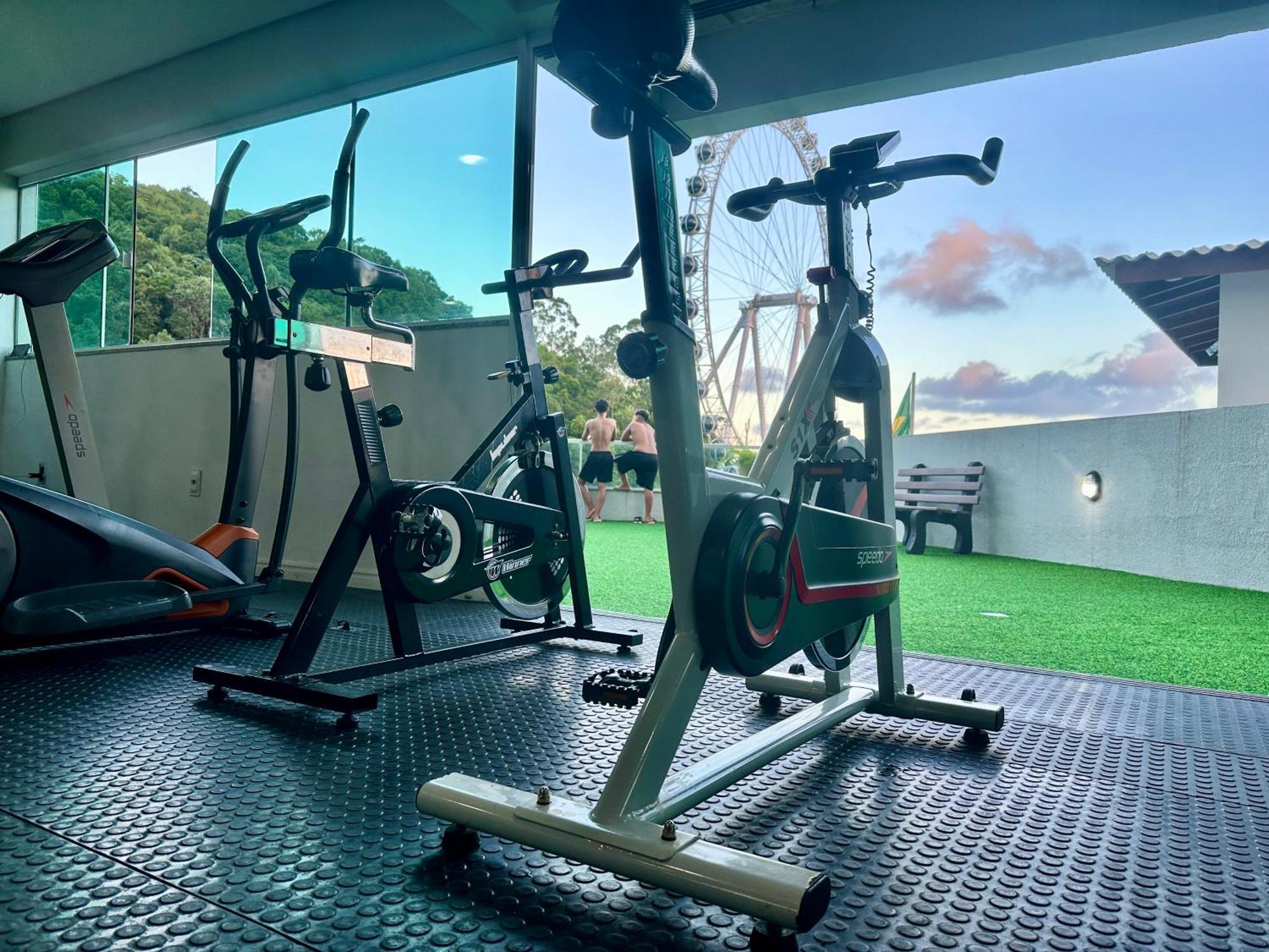 Roda Gigante, Garagem E Piscina Balneario Camboriu Luaran gambar